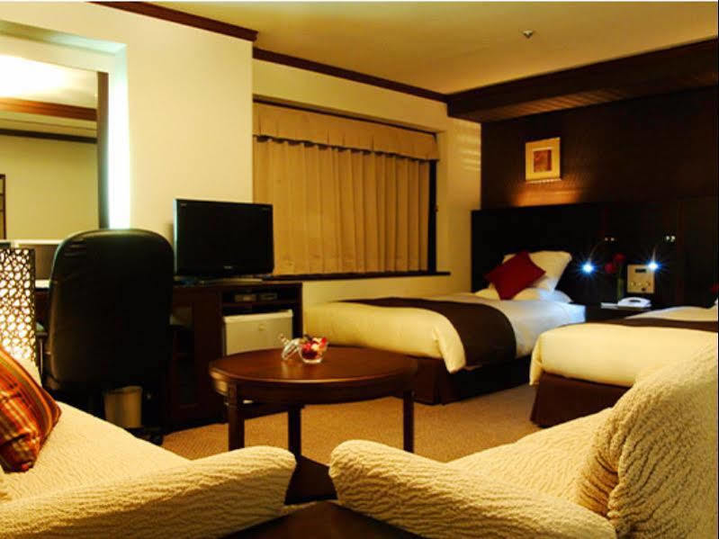 Central Hotel Yokosuka Ngoại thất bức ảnh